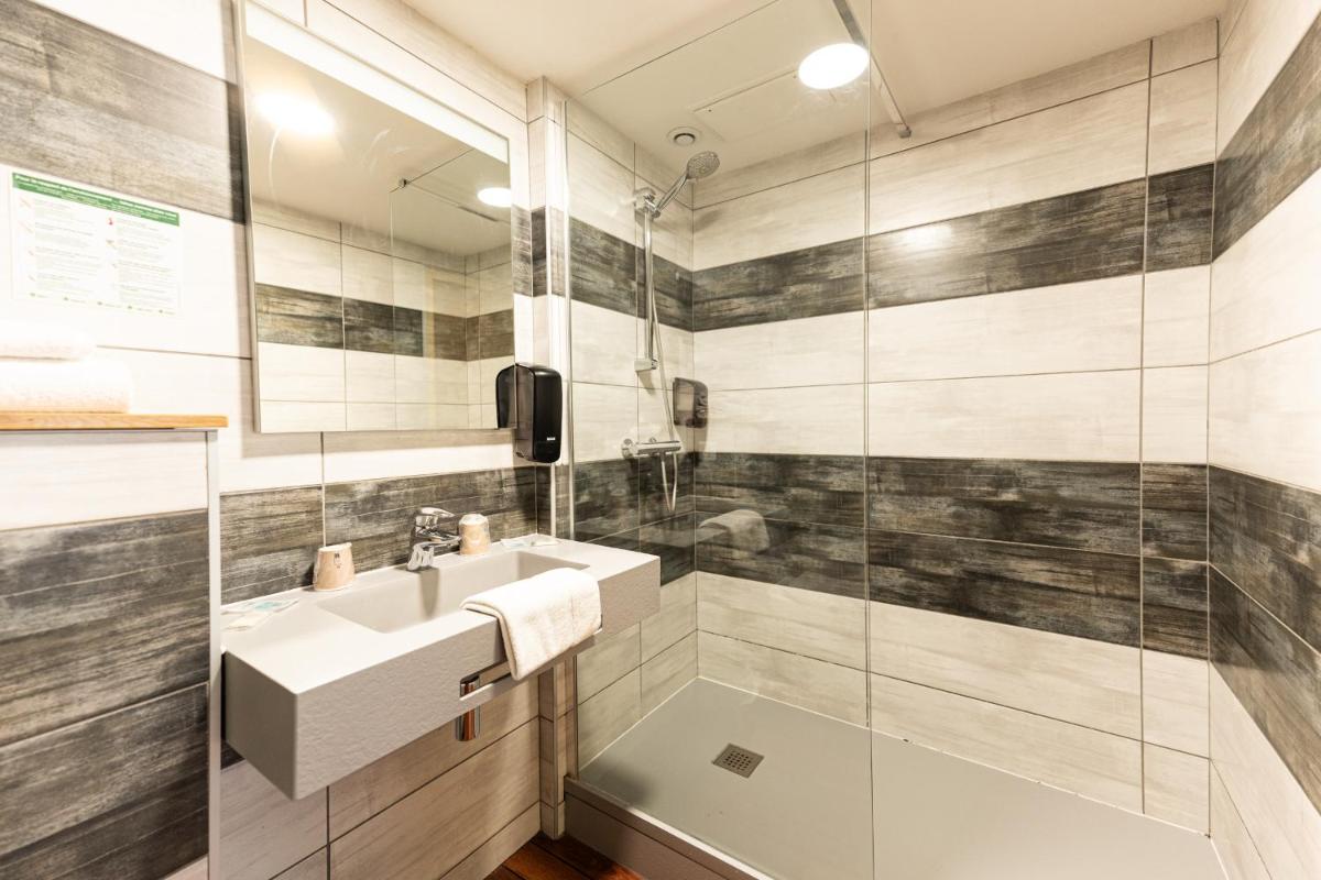Hotel Cheval De Bronze - Housity