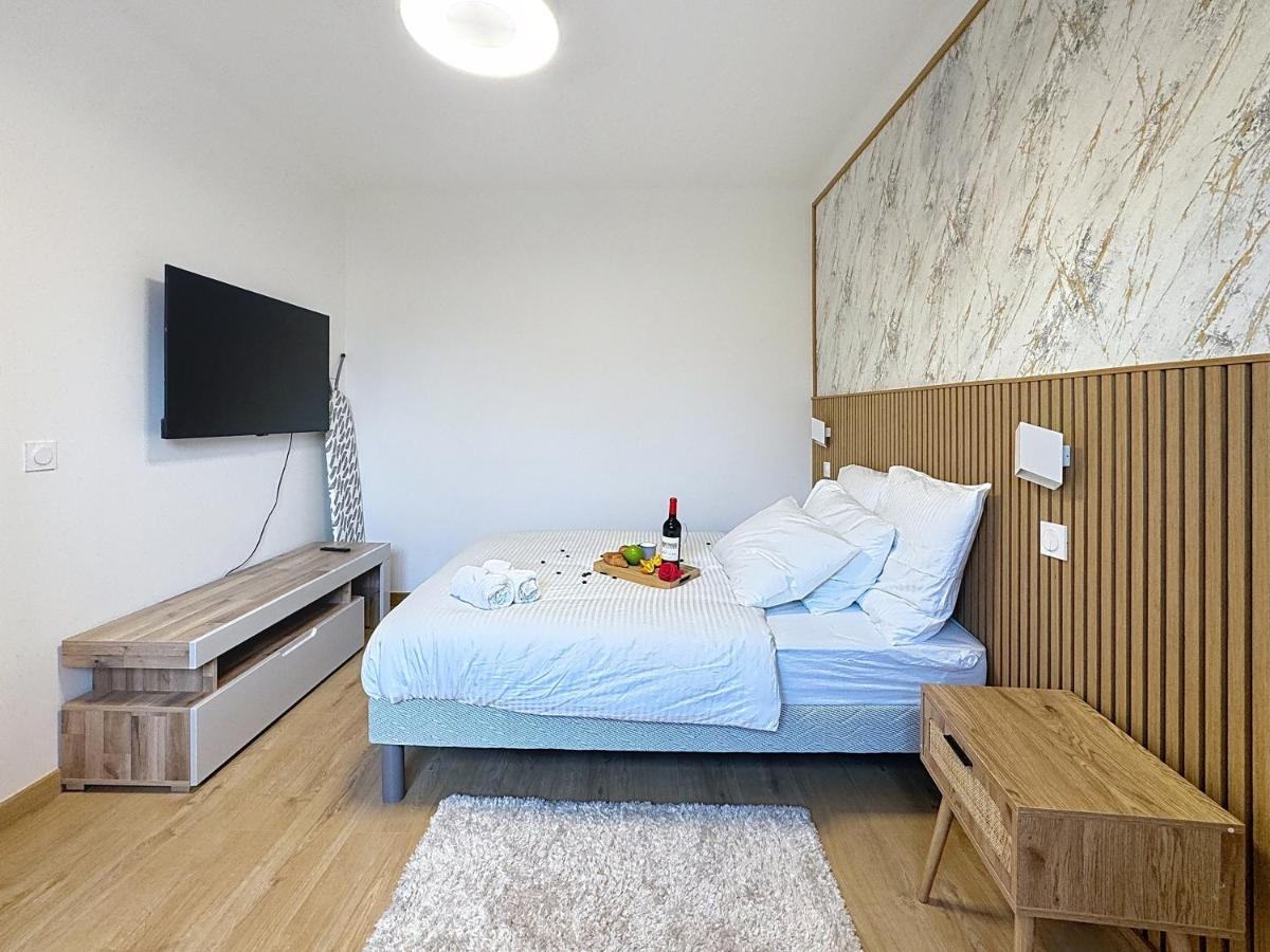 Sky Apartment- Paris - Blanc Mesnil - Housity