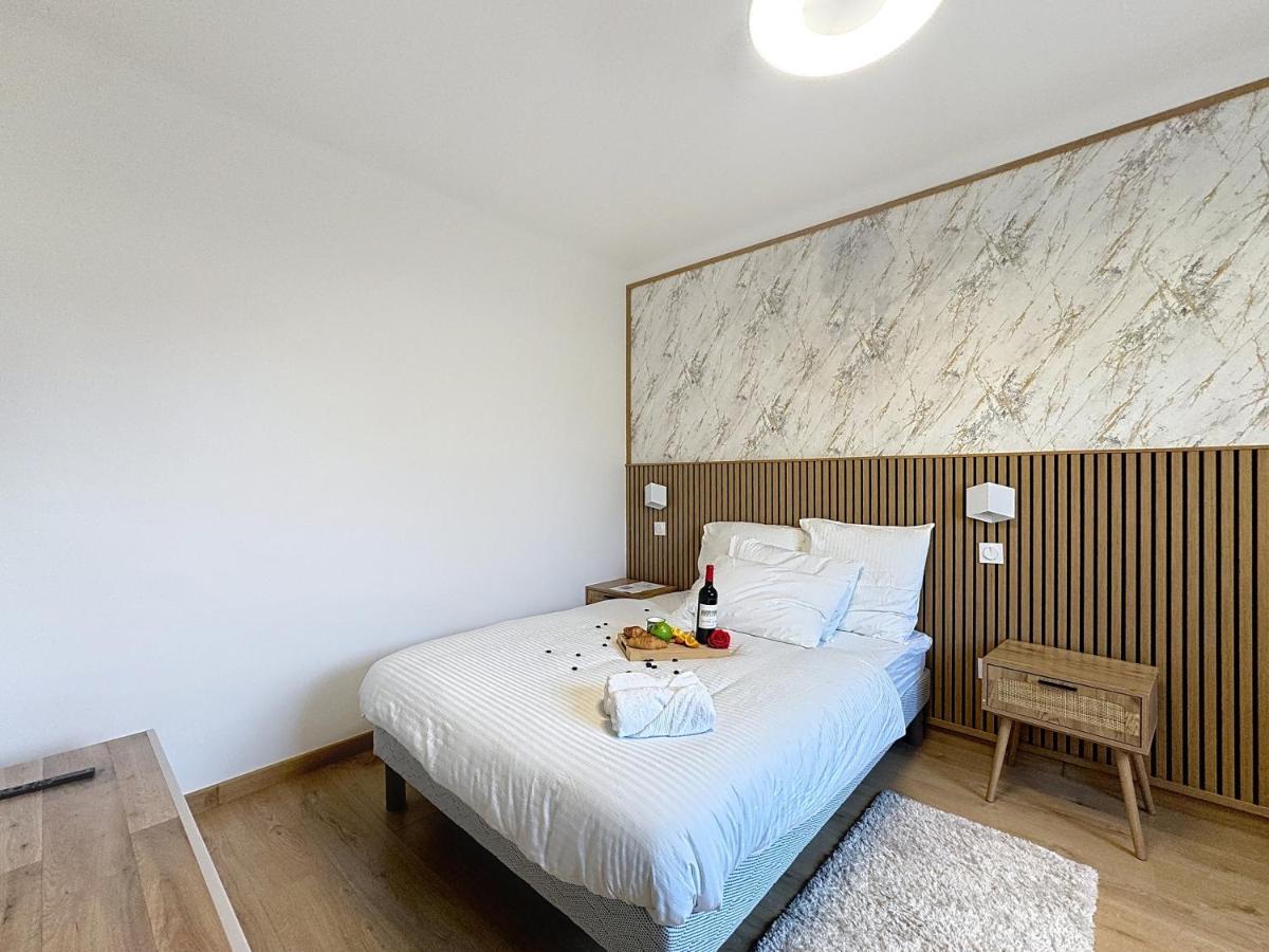 Sky Apartment- Paris - Blanc Mesnil - Housity