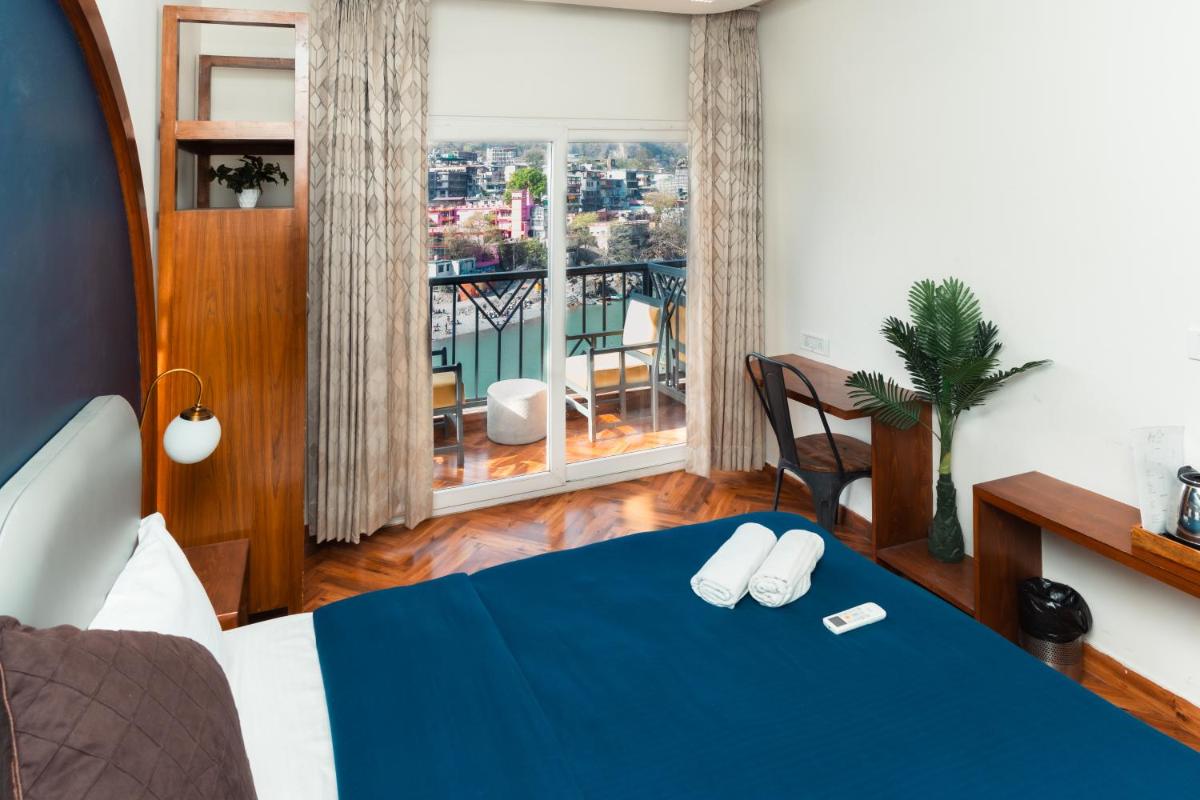 Joey's By The Ganges - Hizvo
