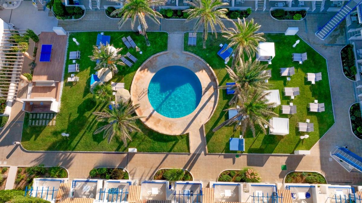Piscina en o cerca de Parque Nereida Suites Hotel
