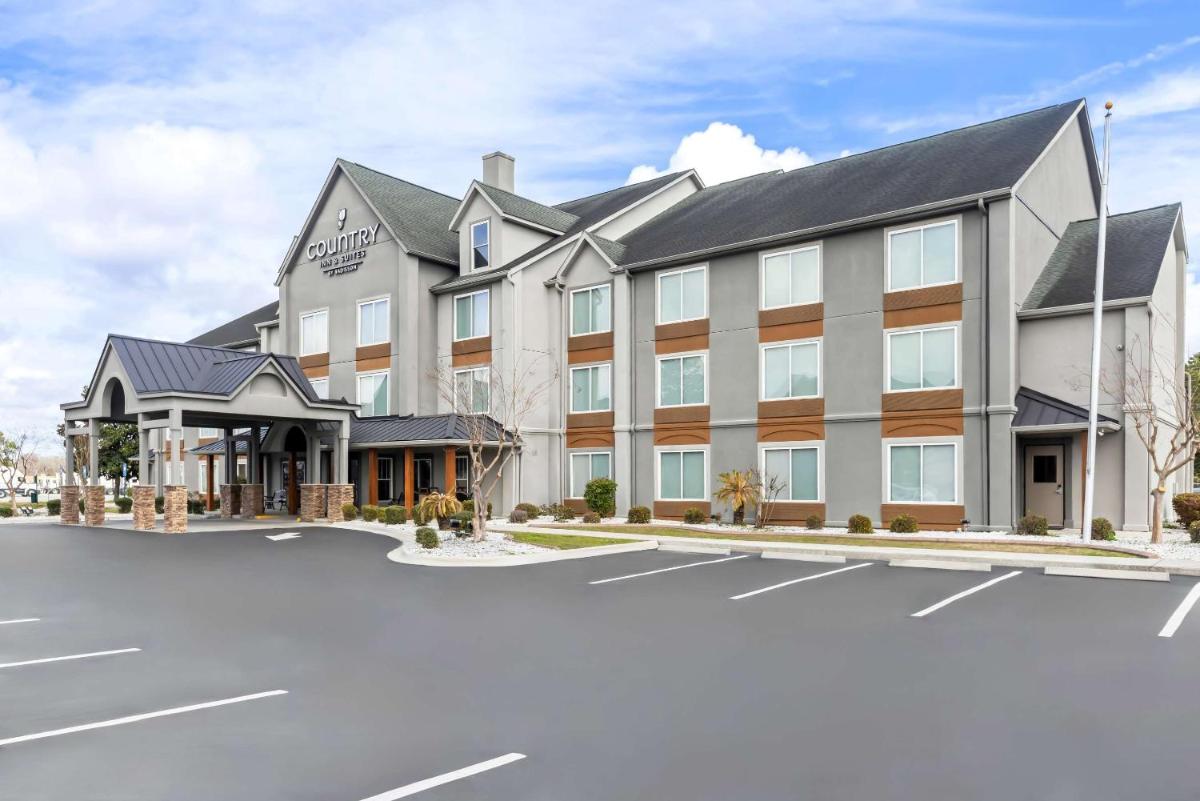 Country Inn & Suites by Radisson, Savannah I-95 North, GA - Housity