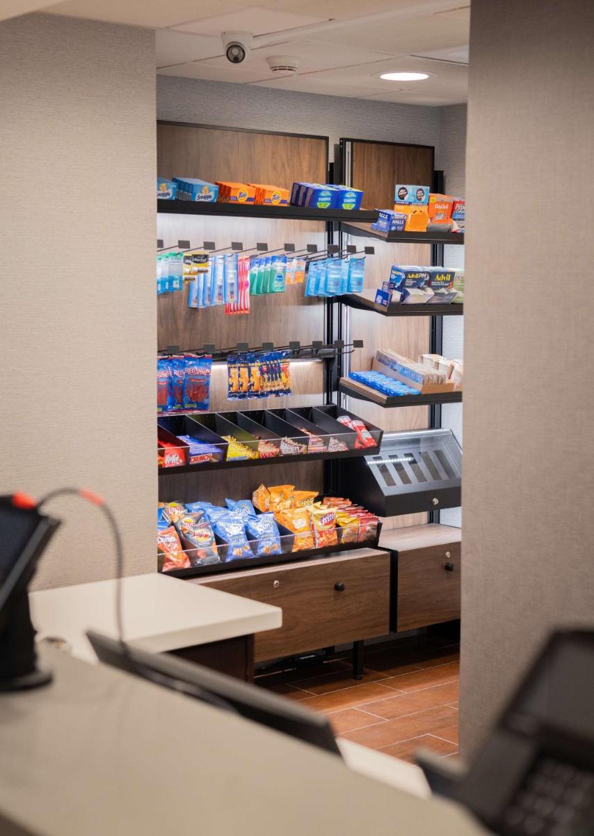 Hampton Inn & Suites by Hilton Seattle/Kent - Housity