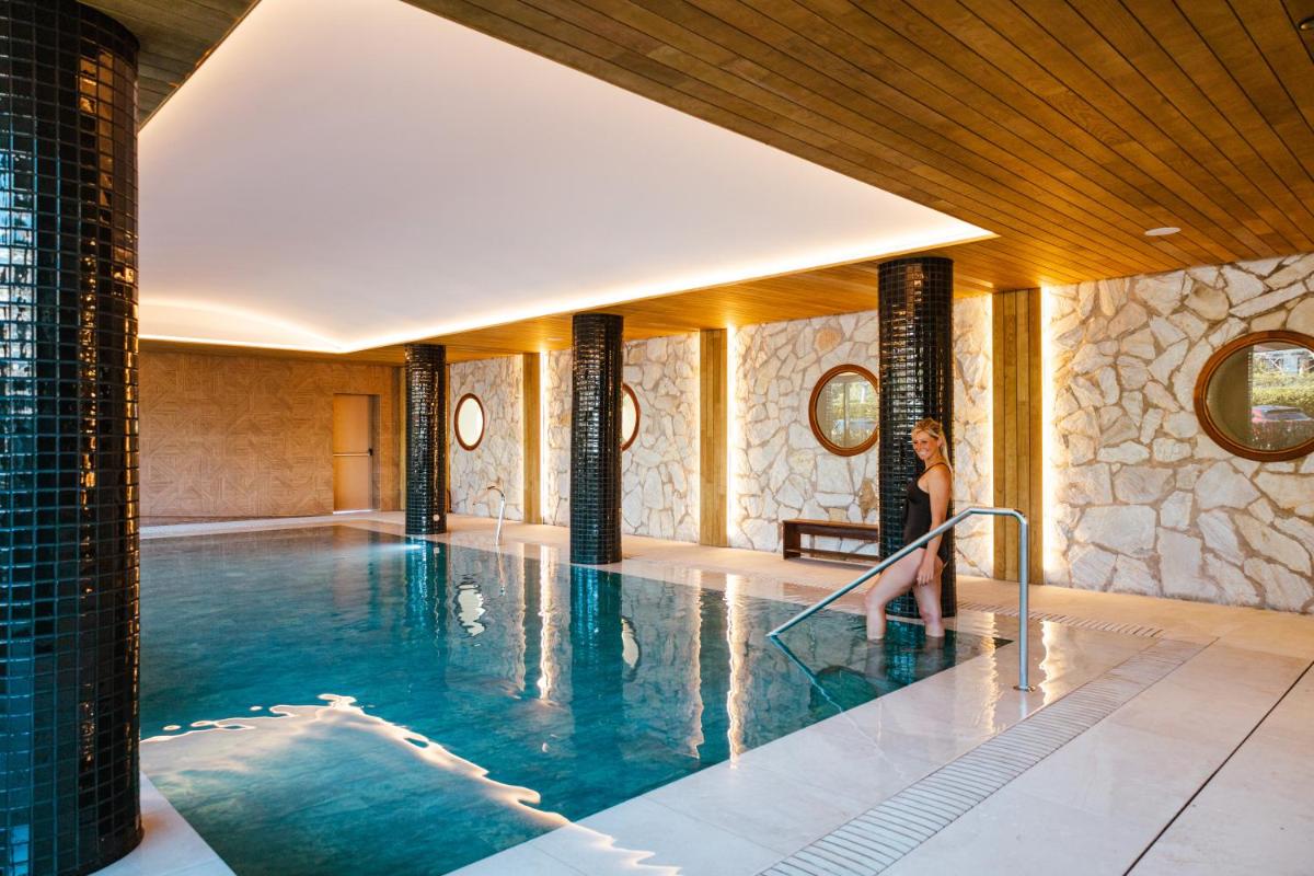 Piscina en o cerca de Seth Santo Tomás
