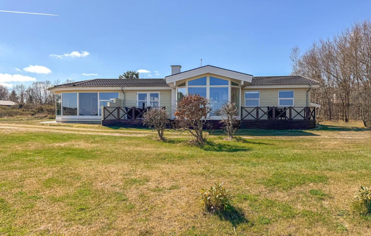 Three-Bedroom Holiday Home In Orsted - Housity