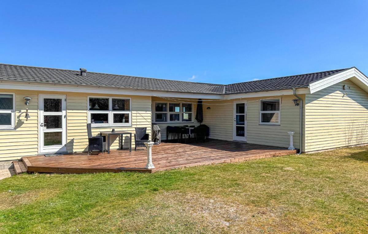 Three-Bedroom Holiday Home In Orsted - Housity