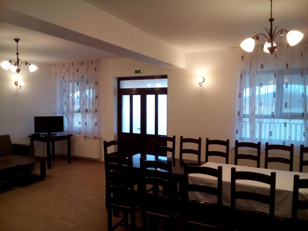 Casa Vanatorilor - Housity