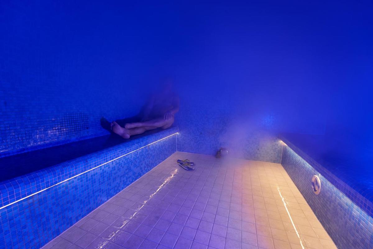 Mooste Viinavabriku Hotell & Restoran - Housity