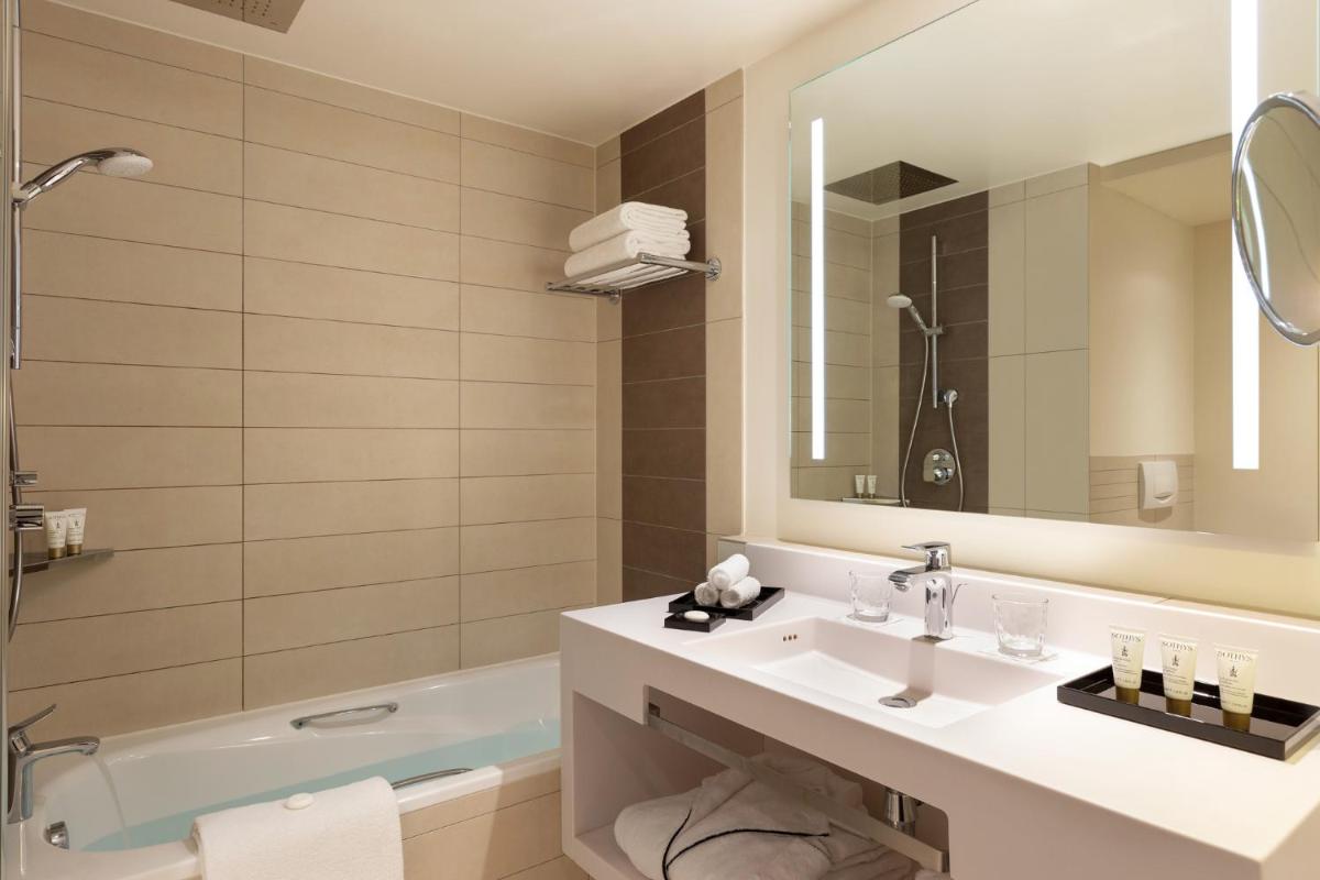 Salle de bains dans l'établissement Pullman Paris Centre - Bercy