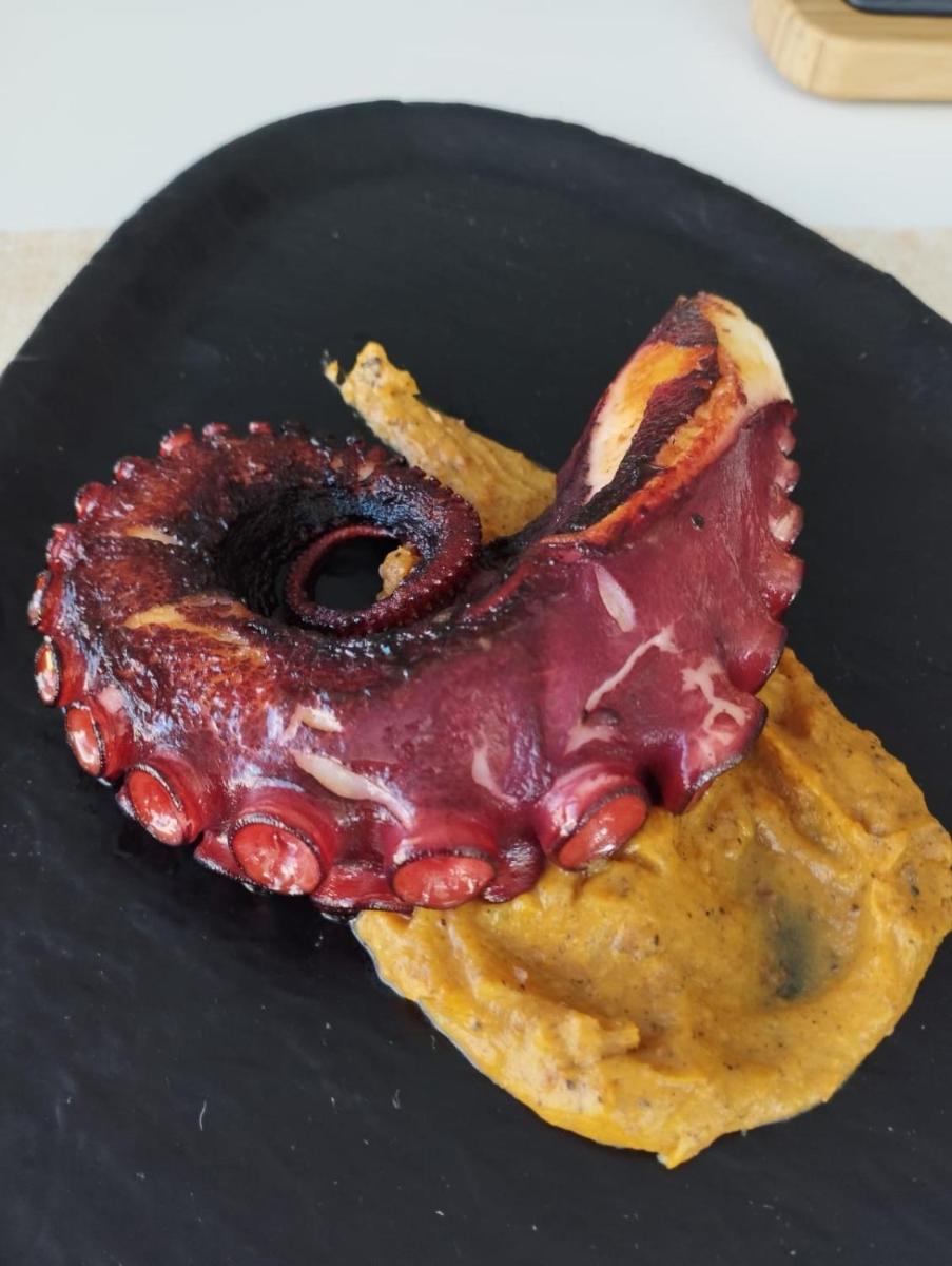 Comida en o cerca de este hotel