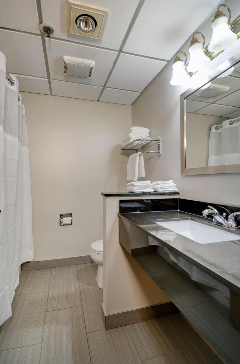 Anchorage Inn and Suites - Housity