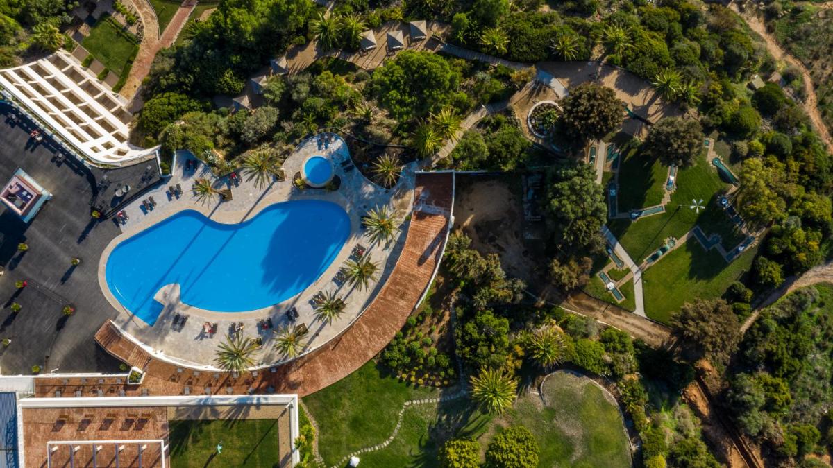 A piscina em ou perto de Pestana Alvor Praia Premium Beach & Golf Resort