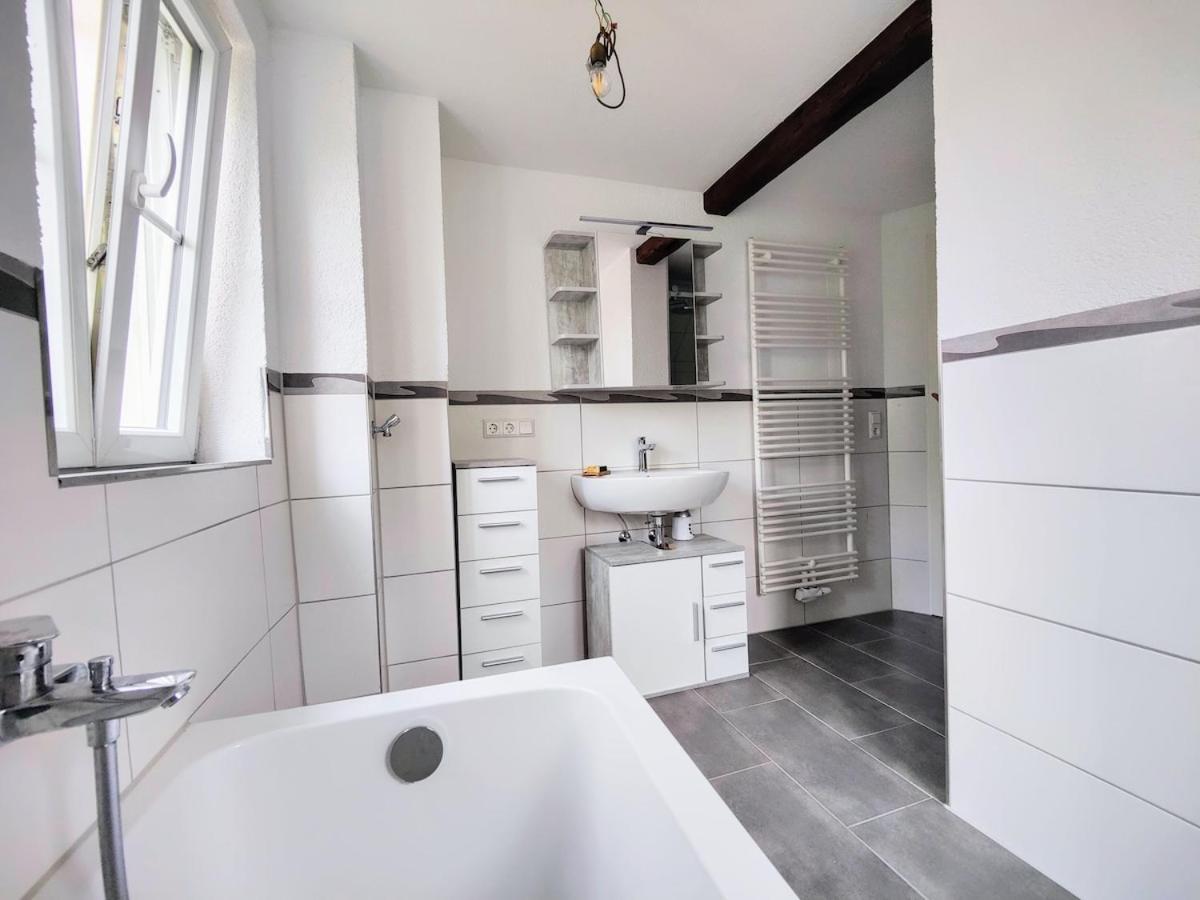 Malerisches Apartment am Kirchplatz - Housity