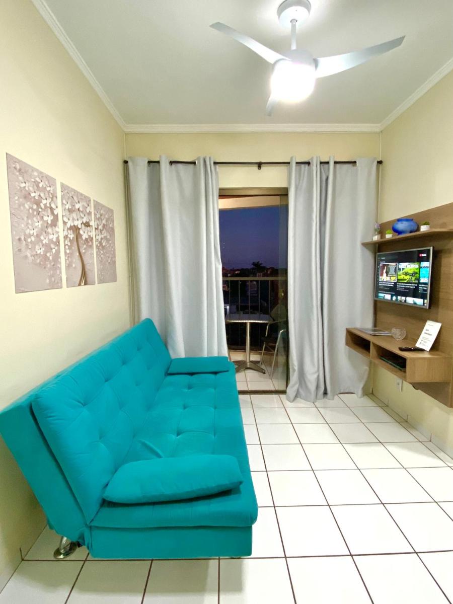 Apto charmoso na V Planalto perto Shopping com 2 Quartos de Casal ArCond Wifi Fibra Home Office e Garagem em Dourados - Housity