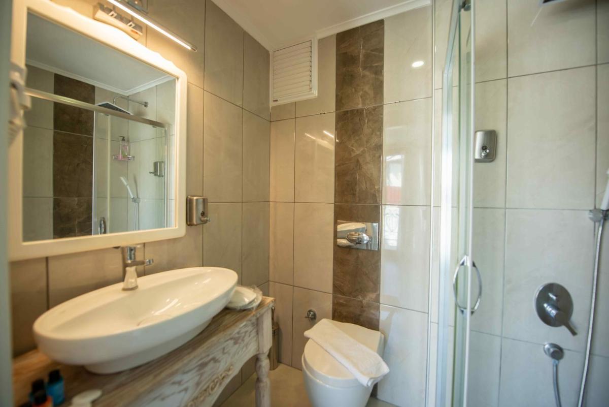 Cennet Life Hotel - Housity