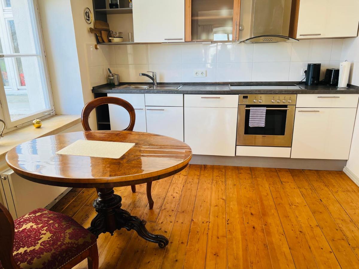 Schloss Hürbel Storchennest-Appartement - Luxury Apartment THE Stork Nest - Housity