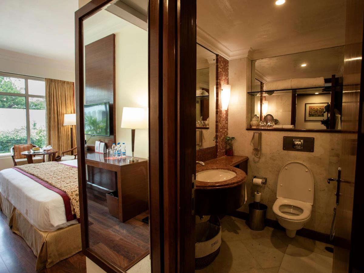 Welcomhotel by ITC Hotels, Alkapuri, Vadodara - Housity