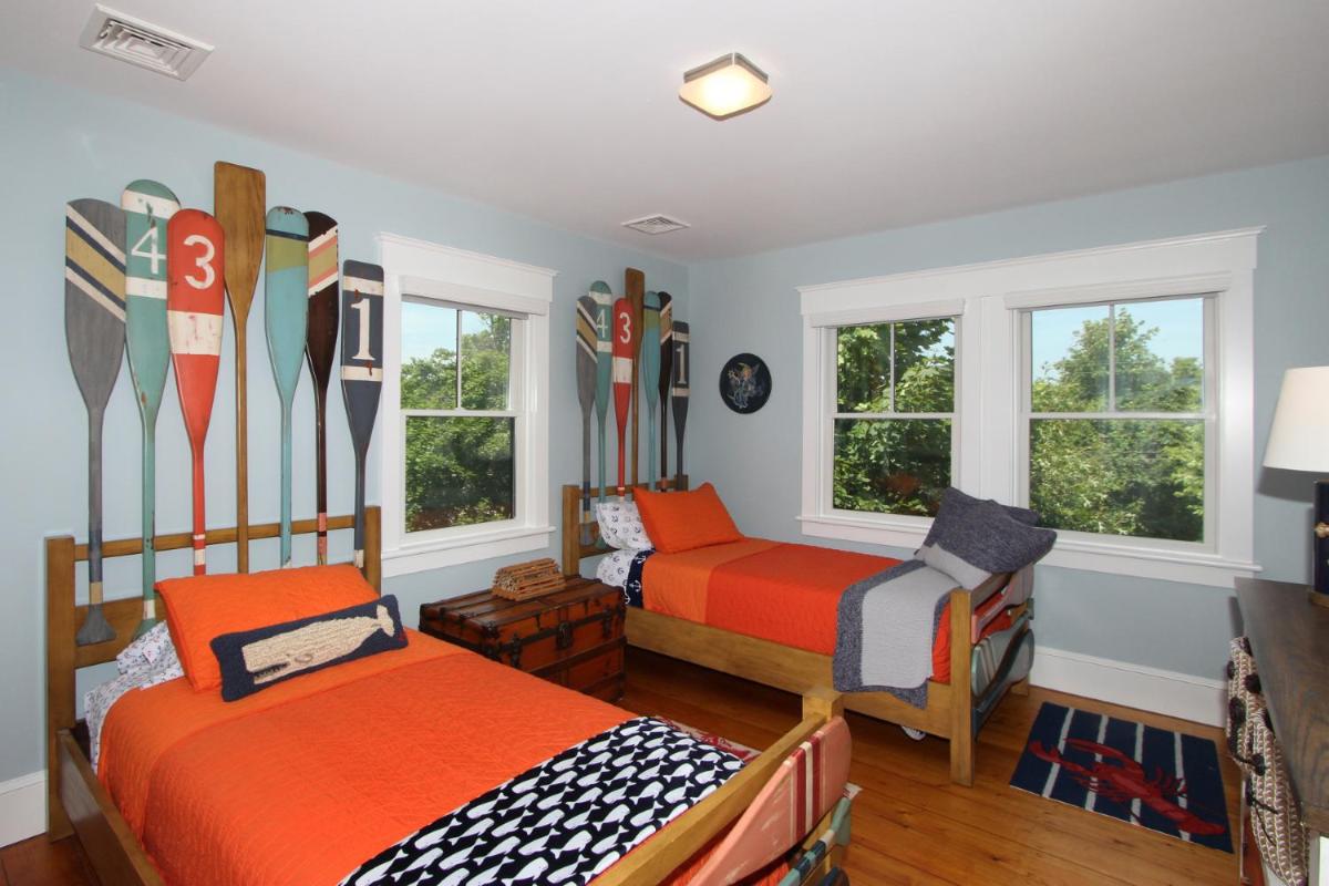 Pocasset Village Charmer - Housity