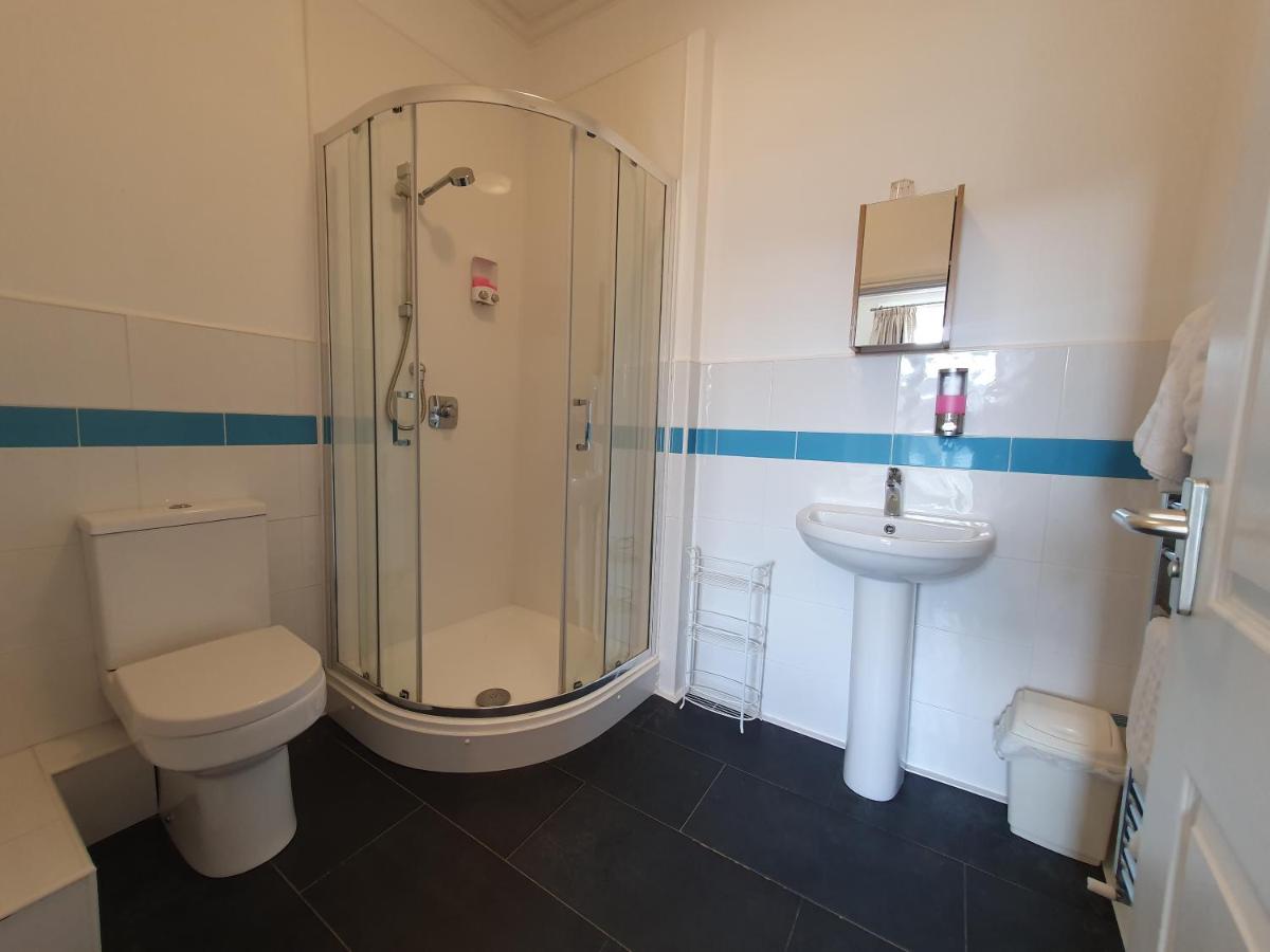 The Royal Hotel - Housity