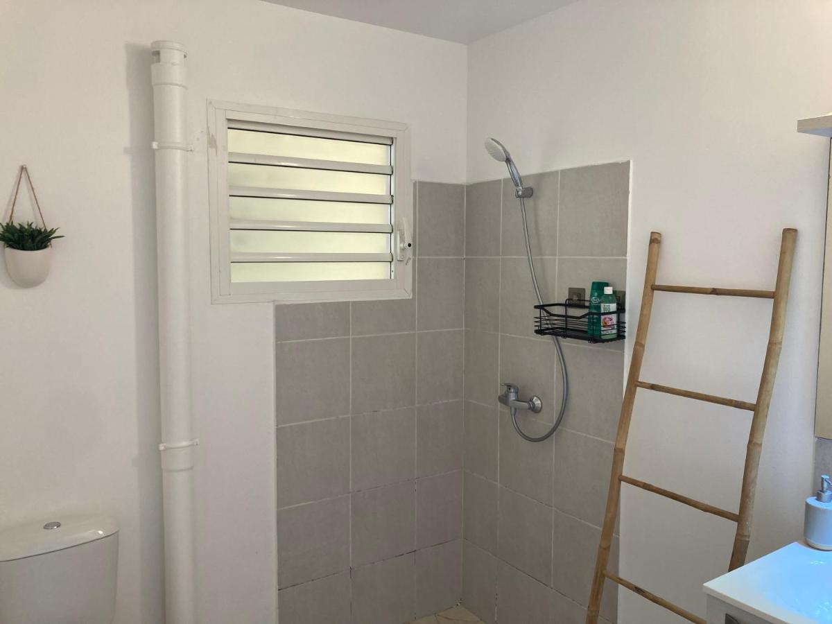 Logement Charme vanillé - Gosier - 2 chambres - Piscine - Wifi - Parking - Housity