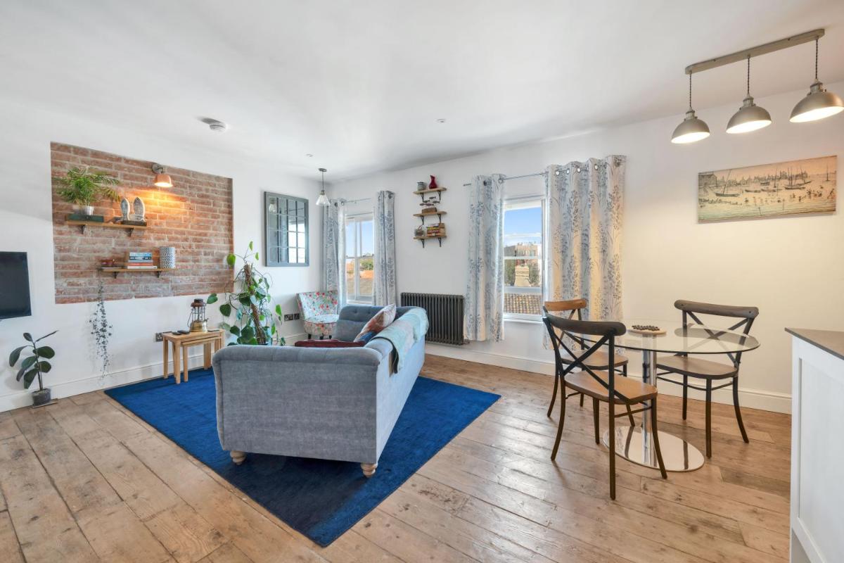 Bramley House Apartment - Housity
