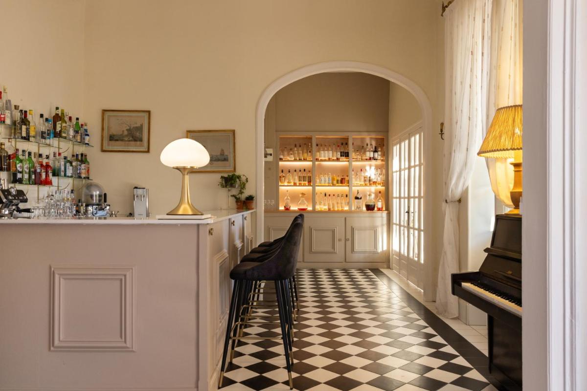 Photo de la galerie de l'établissement Logis Hôtel Restaurant Château Bellevue, à Cazaubon