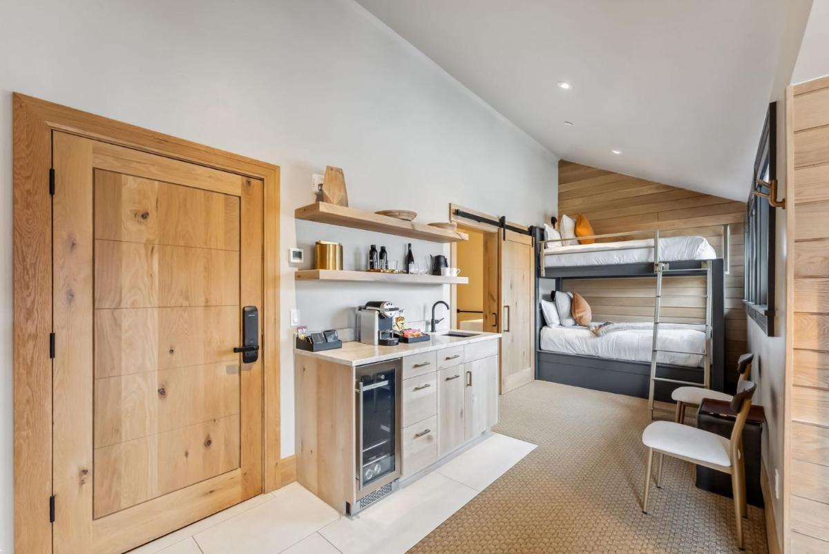 Inn at the Carlin - Housity