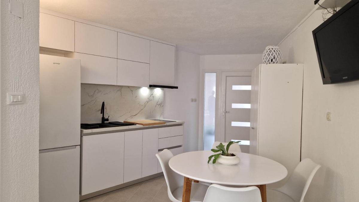Apartment Dubravka - Housity