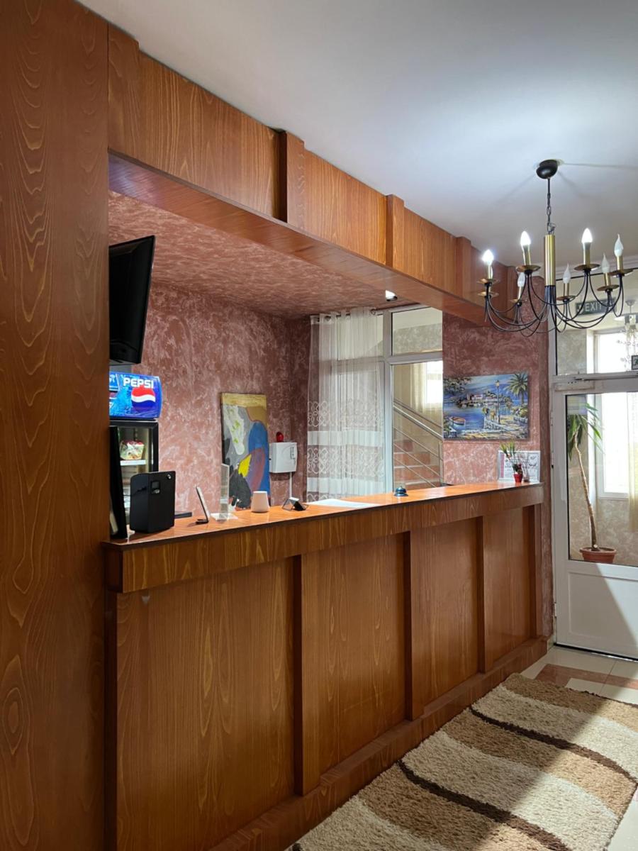 Hotel Yal Restaurant - Housity