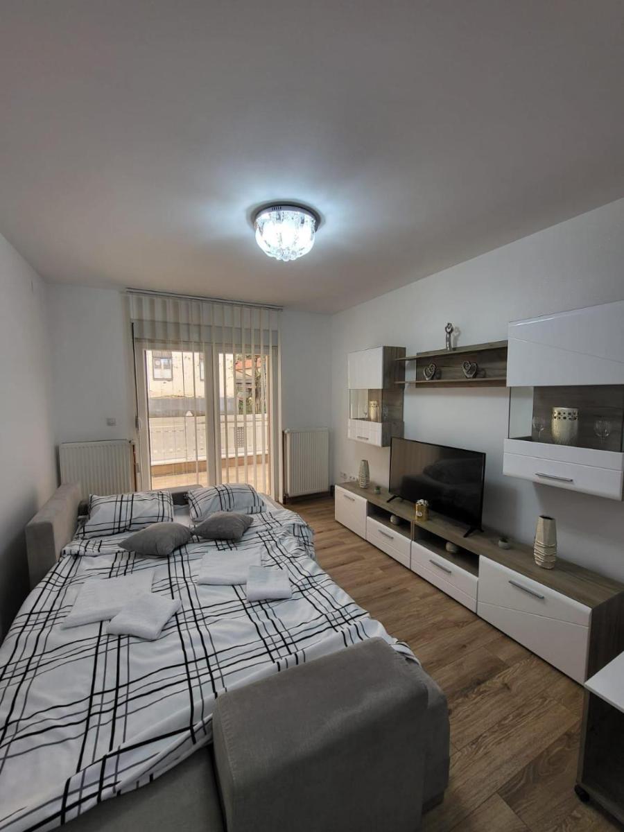 Apartman Djuric - Housity