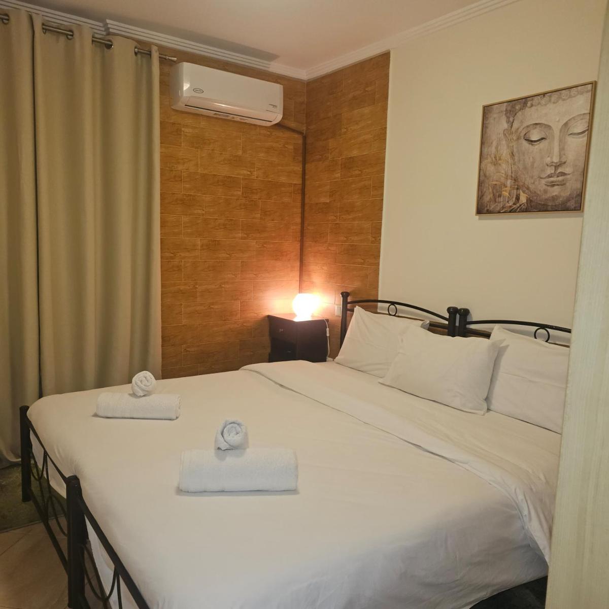 Franceska's guest house - Housity