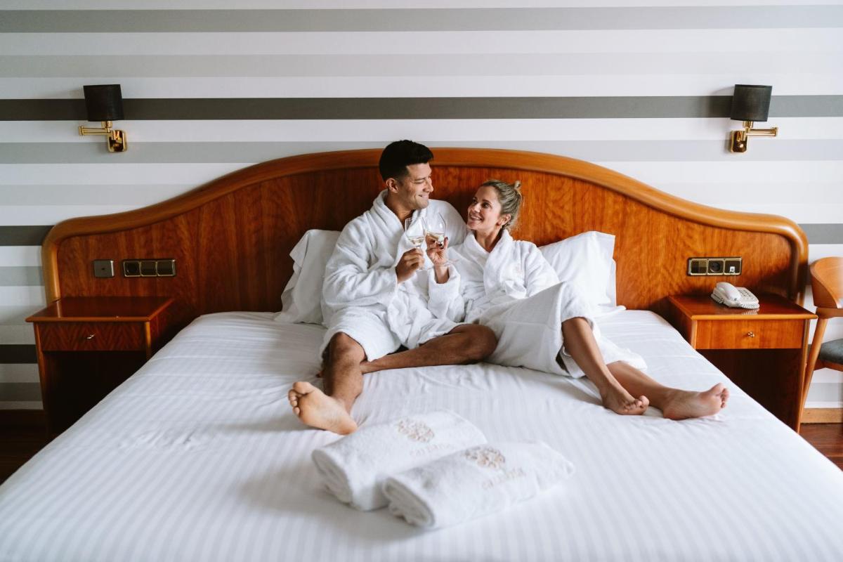 Cama o camas de una habitación en Laias Caldaria hotel y Balneario