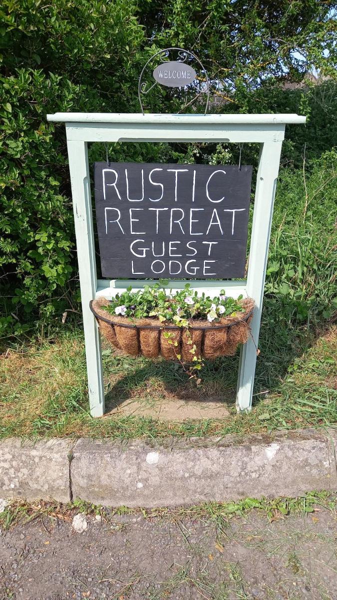 Rustic Retreat Guest Lodge - Housity