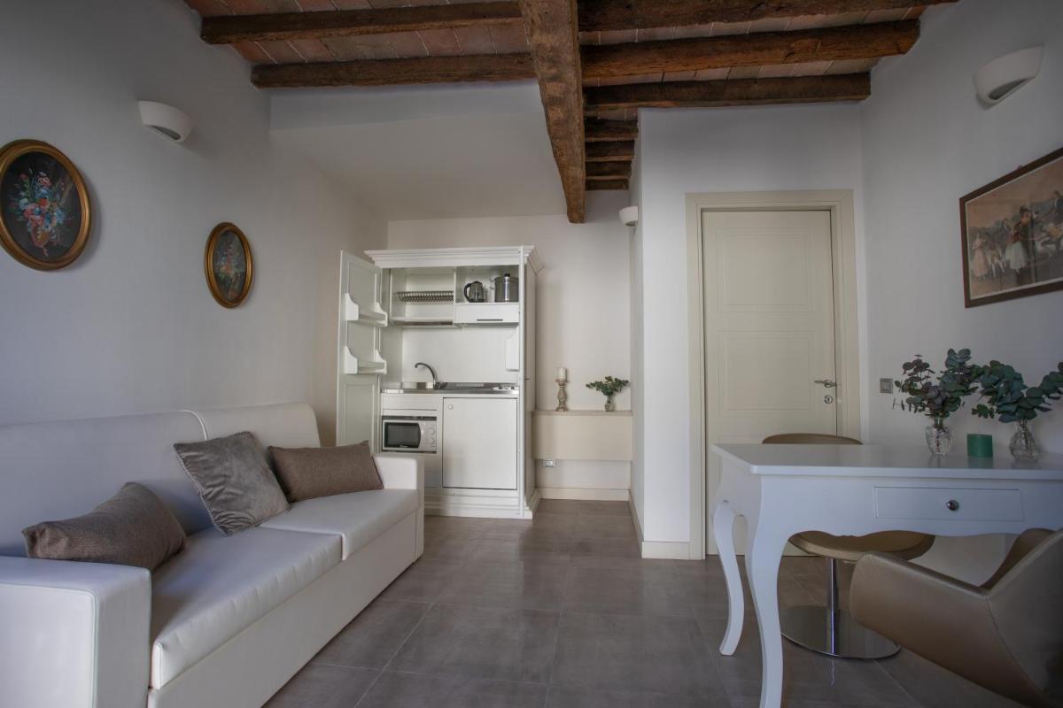 Cattania Suites and Rooms - Housity