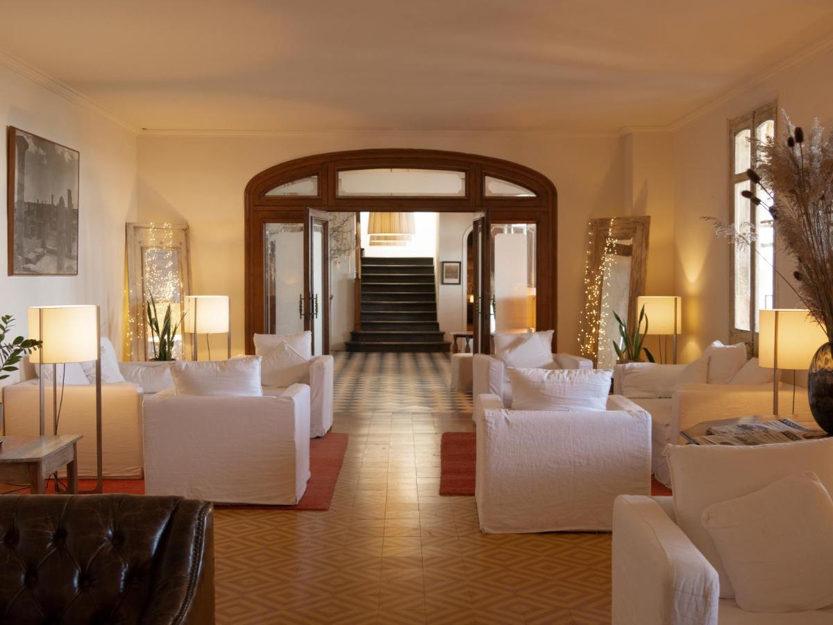 Zona de estar de Hostal Empúries