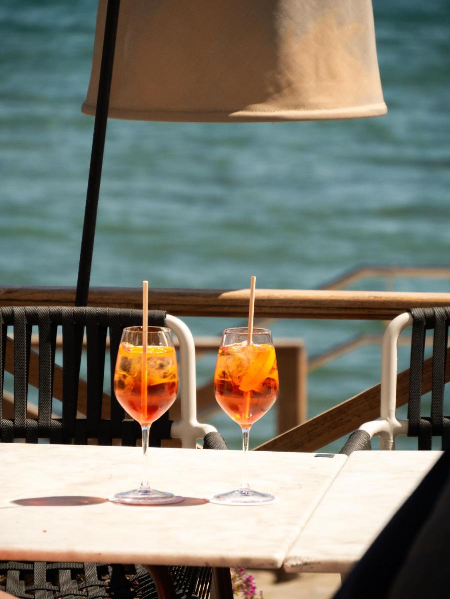 Bebidas en Hostal Empúries