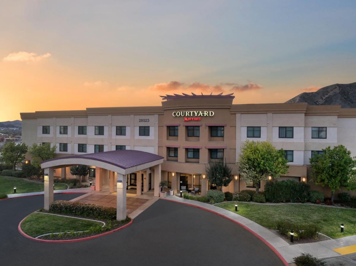 Courtyard by Marriott Santa Clarita Valencia - Housity