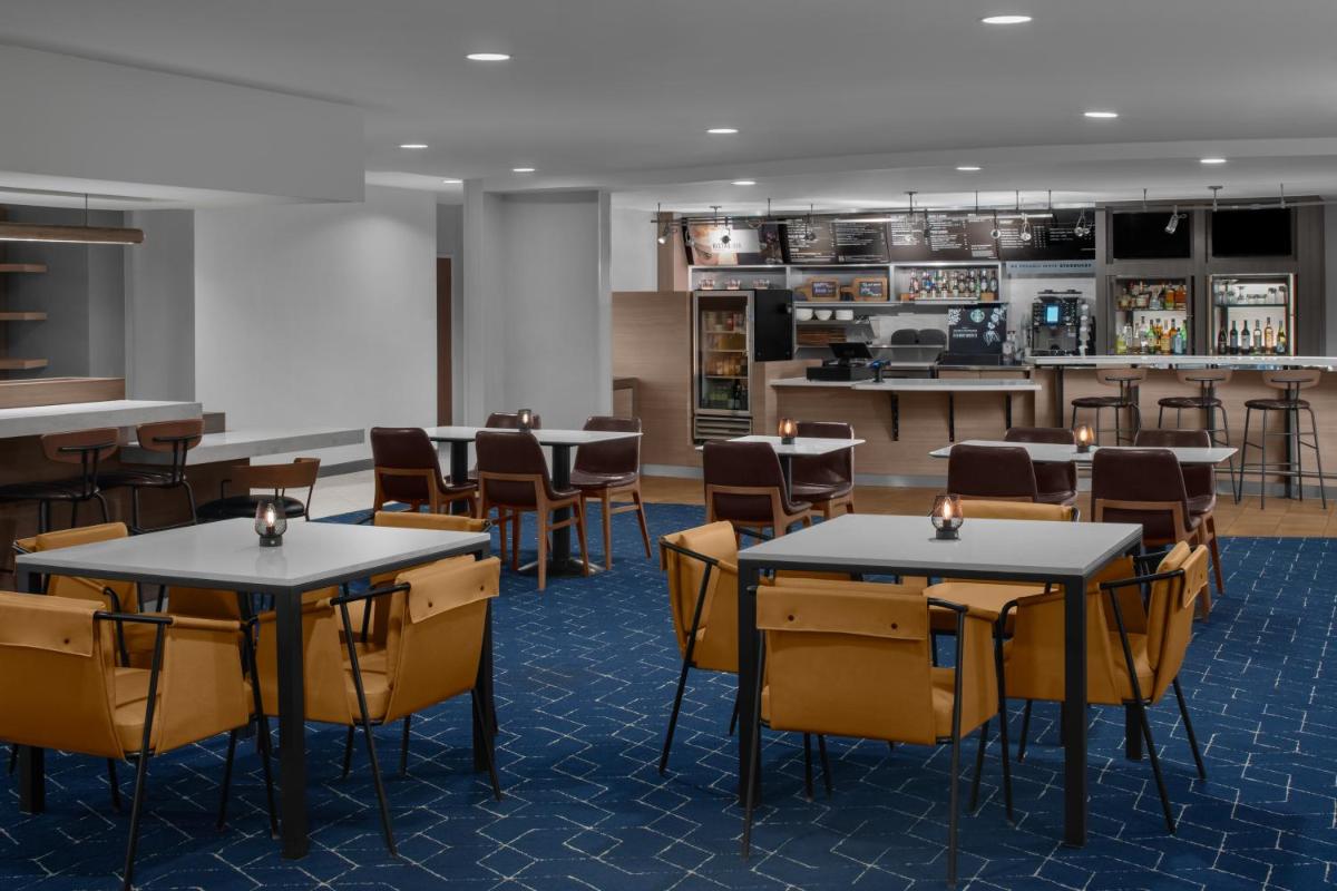 Courtyard by Marriott Santa Clarita Valencia - Housity
