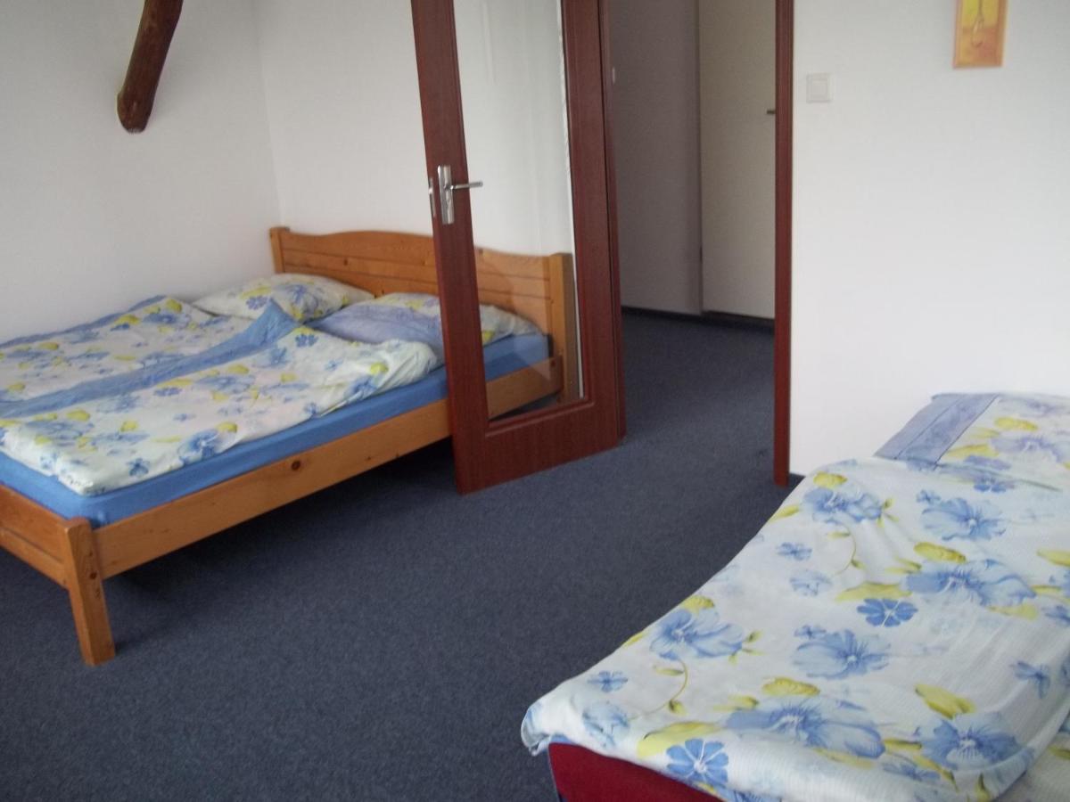 Gadányi Vendégház és Lovarda - Housity