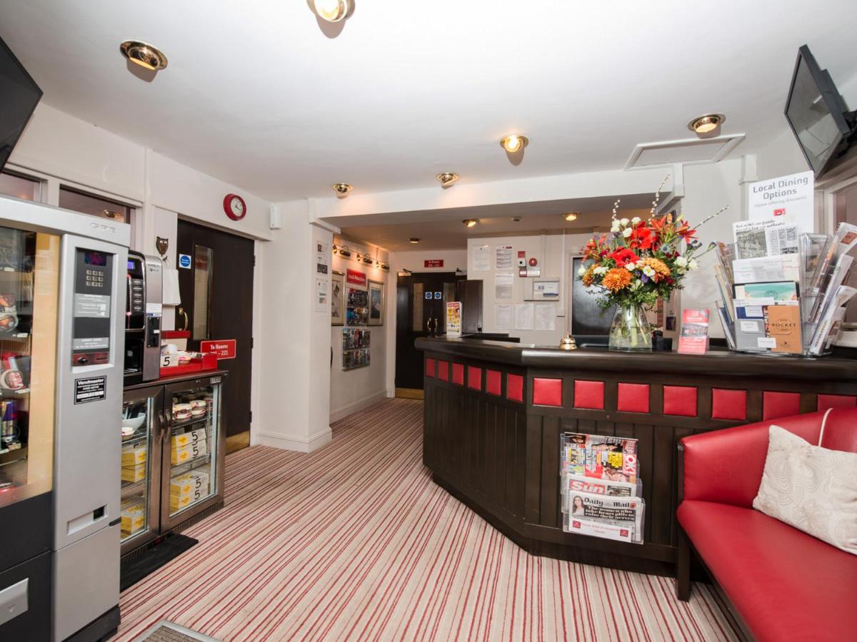 Peartree Lodge Waterside - Housity