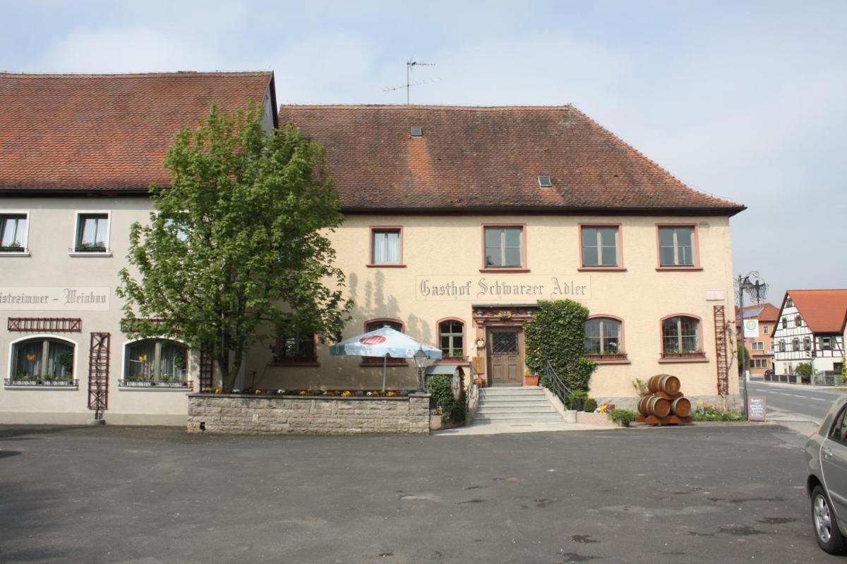 Schwarzer Adler - Hotel Garni - Housity