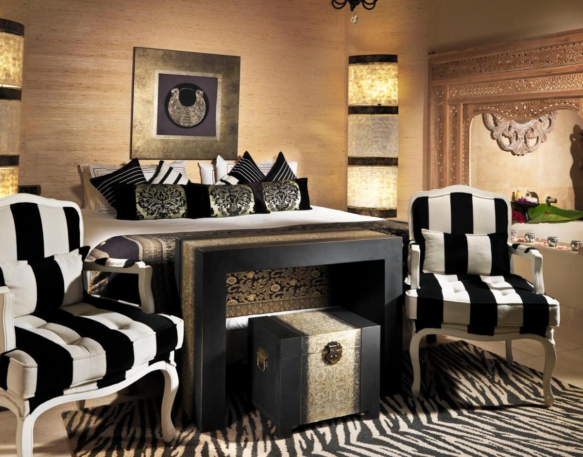 Zona de estar de Royal Garden Villas, Luxury Hotel