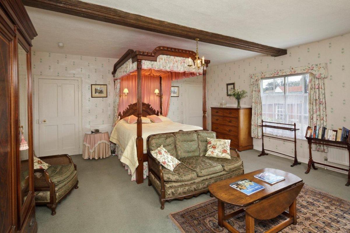 Haughley House - Housity