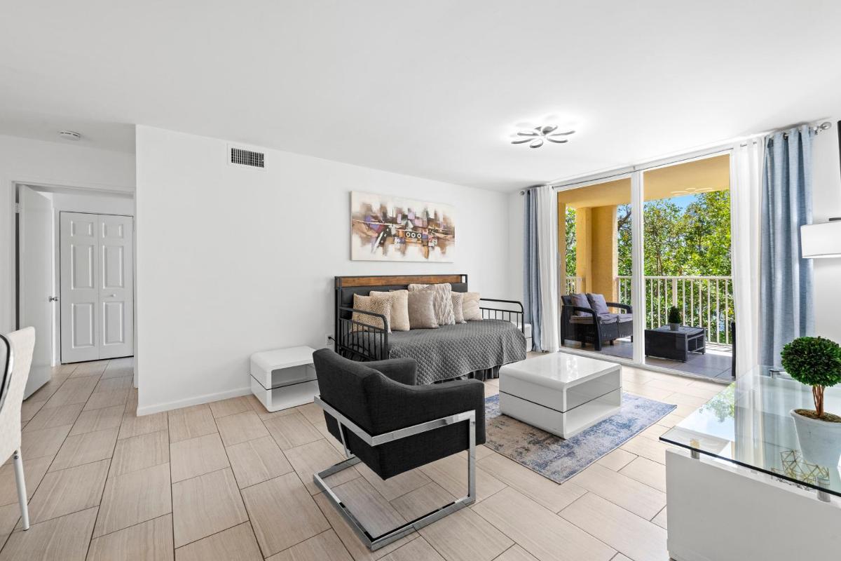 Yacht Club Miami Suite 2 Bedroom and 2 Bathroom With Baby Crib & Free Parking - Hizvo