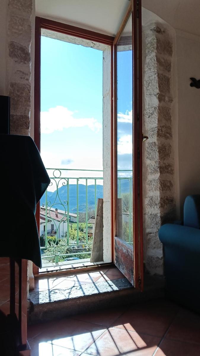 Casa con vista lago, Civitella Alfedena - Housity