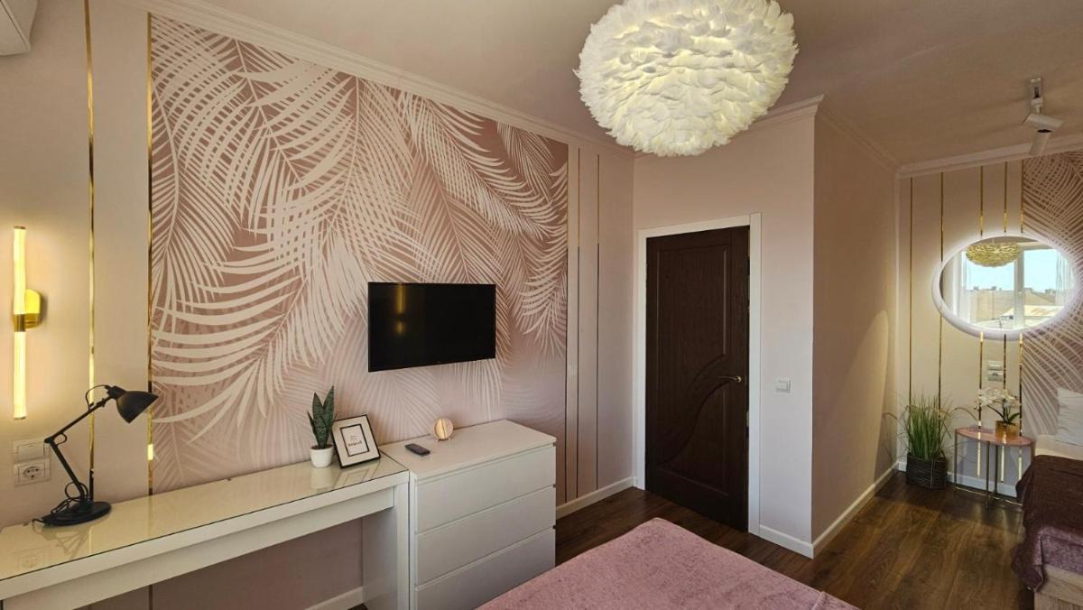 Soft Pink Apartment - Housity