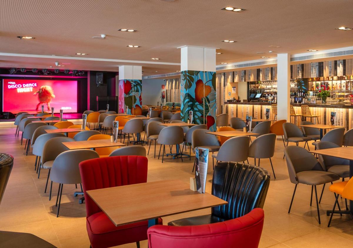 Zona de estar de AQUA Hotel The Breeze & Spa - All Inclusive - Adults Only - 4Sup