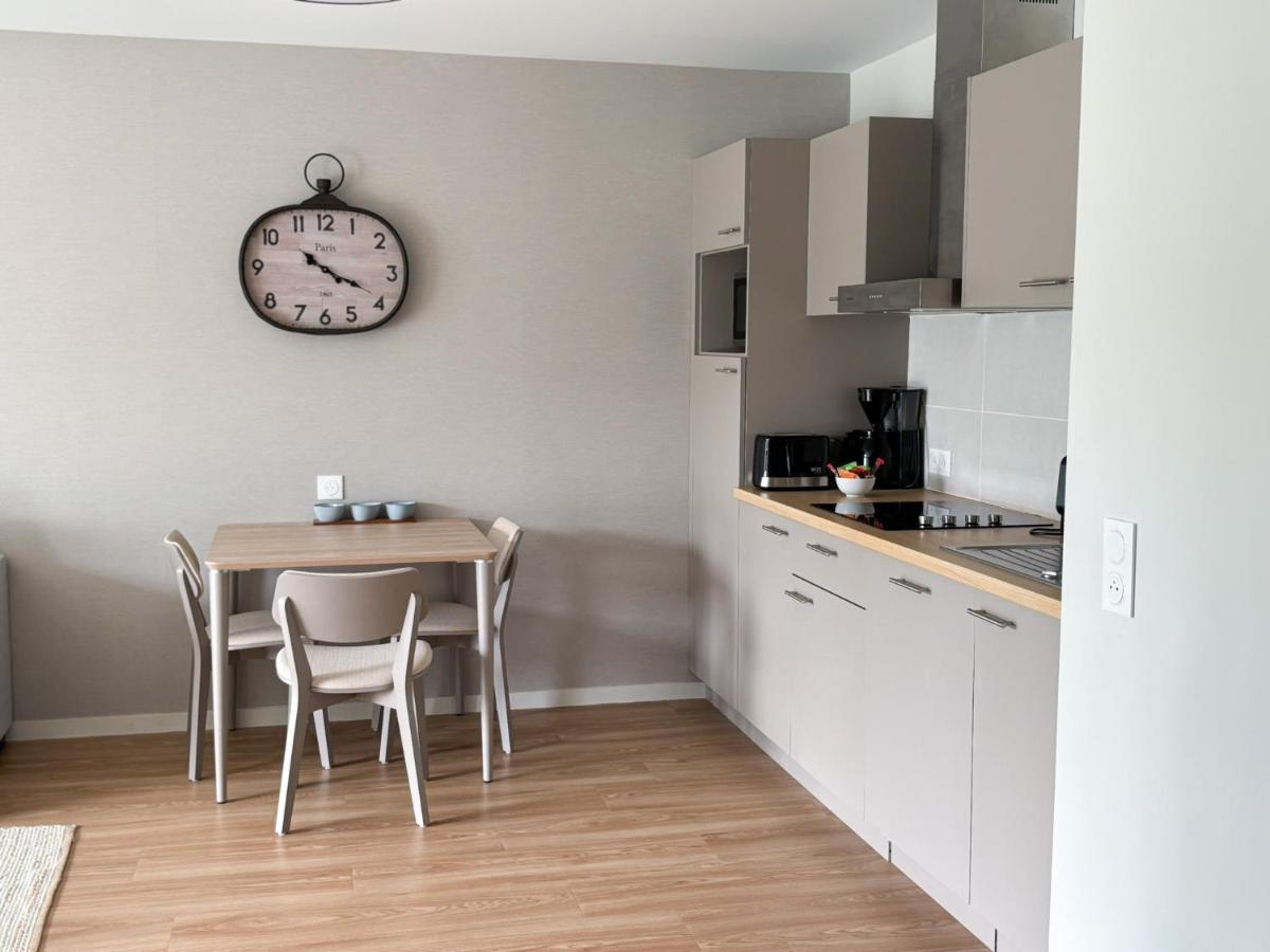 Cuisine ou kitchenette dans l'établissement Les Boréales - Appart'hotel & Restaurant