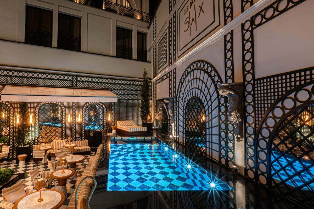 Piscine de l'établissement Hotel SAX Paris, LXR Hotels & Resorts ou située à proximité
