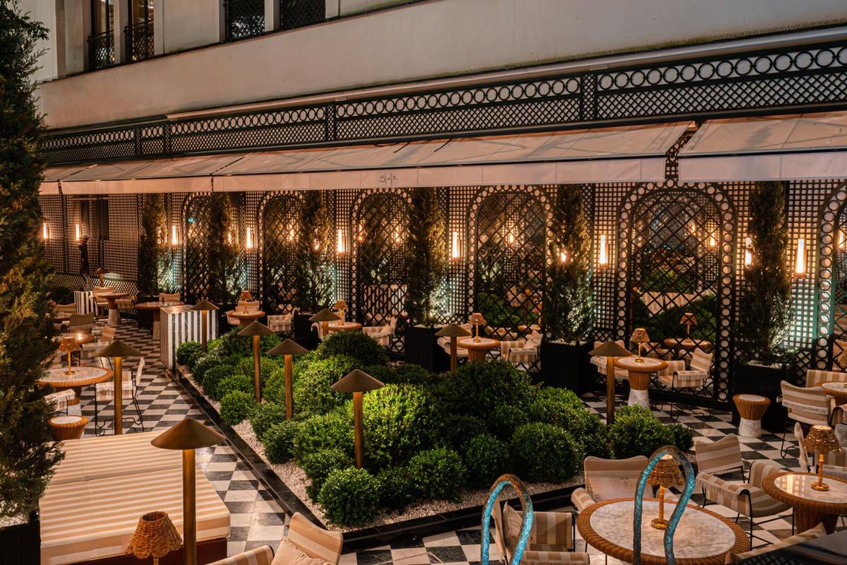 Restaurant ou autre lieu de restauration dans l'établissement Hotel SAX Paris, LXR Hotels & Resorts